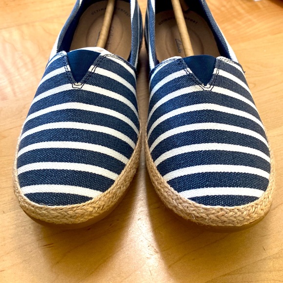 NEW Clarks Navy Striped Canvas Espadrilles Loafers - Picture 2 of 10